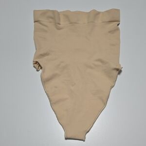 SKIMS Seamless Sculpting Shapewear Thong High-waisted